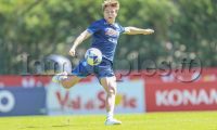 SSC Napoli's Italian forward Alessio Zerbin controls the ball during morning session on the third day of the SSC Napoli's 2022-23 preseason training camp in val di sole in trentino, Dimaro Folgarida